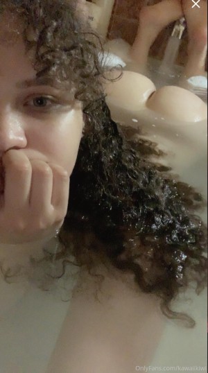 Kawaiikiwicosplay Photo #24