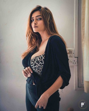 Sonali Malhotraa Photo #9