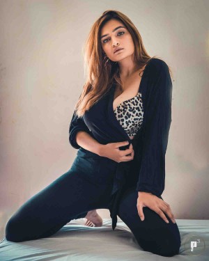 Sonali Malhotraa Photo #12