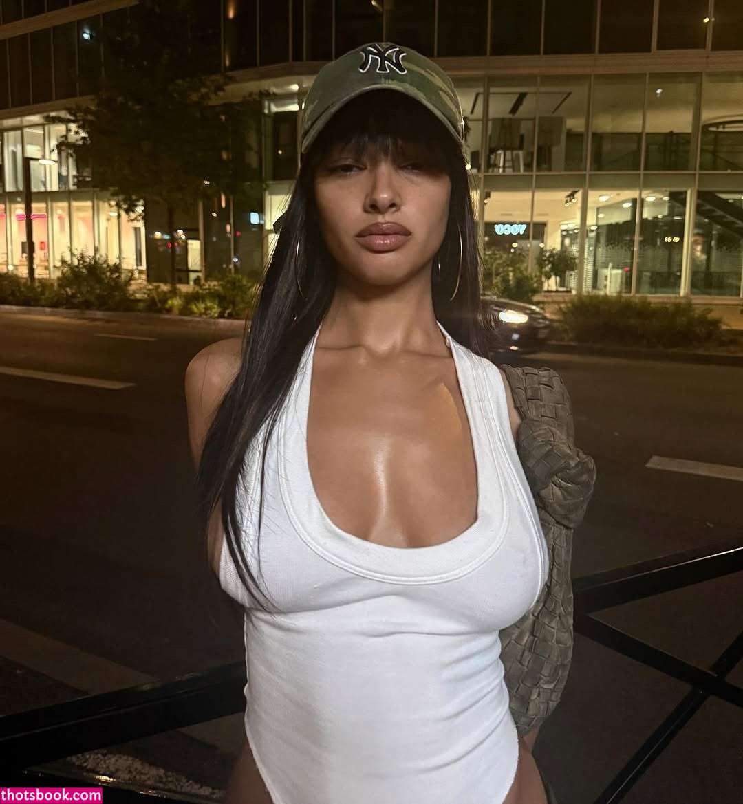 Alexis Carrington Photo #12