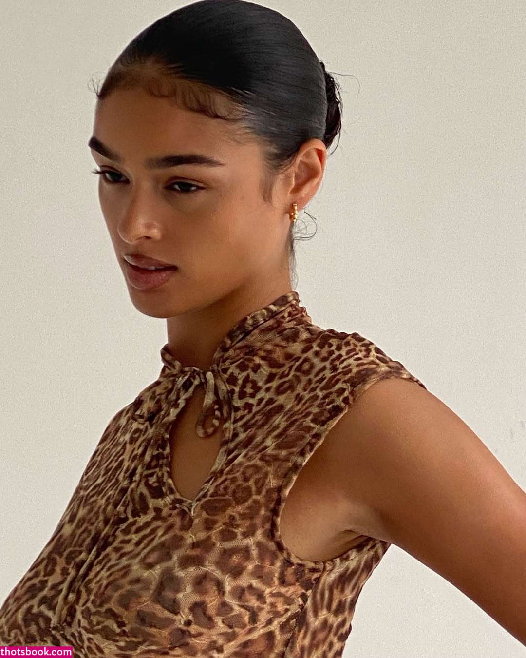 Alexis Carrington Photo #18