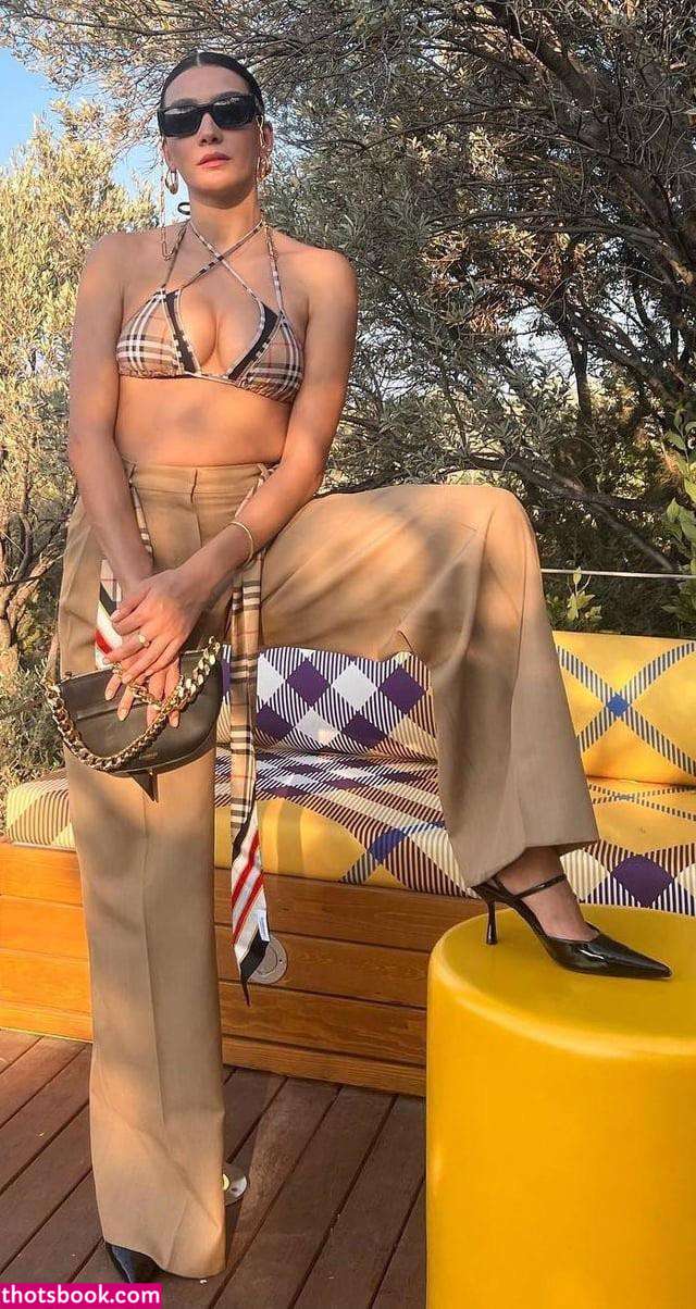 Aybuke Pusat Photo #6