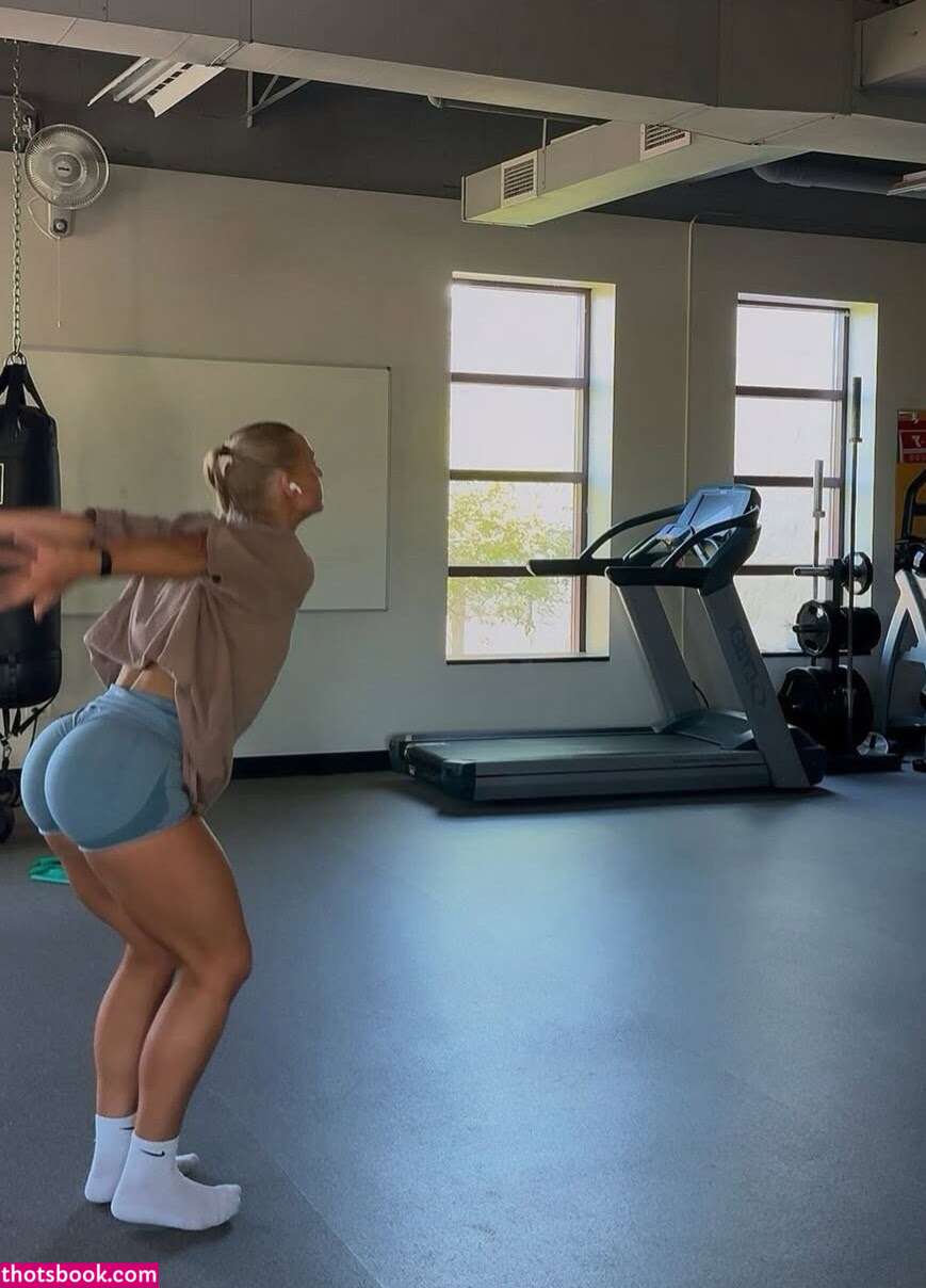 Beth Grotelueschen Photo #4