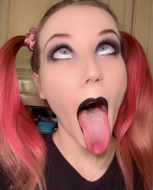 Carrie Cannie Photo #7