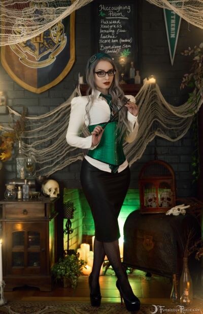 Genevieve Photo #149