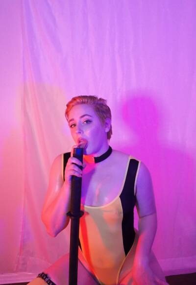 Anya Braddock Photo #7