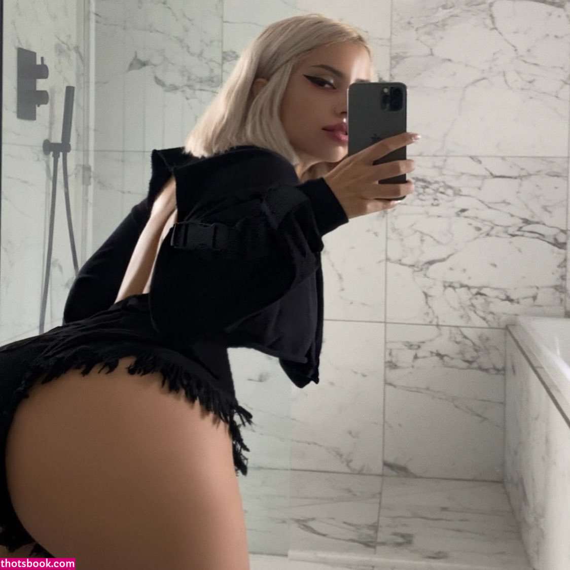 Gina Savage Photo #28