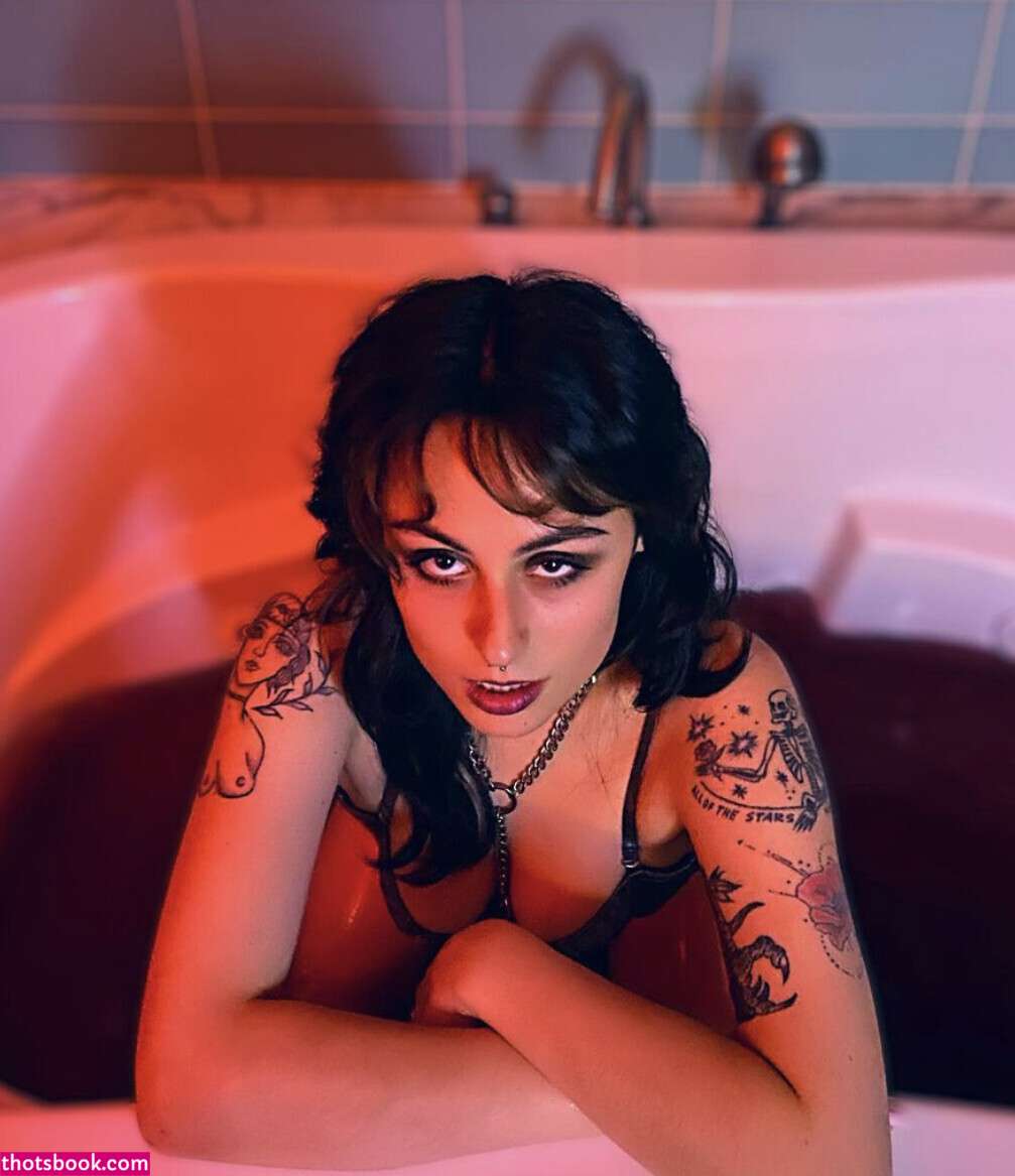 Frances Rae Photo #28