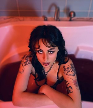 Frances Rae Photo #28