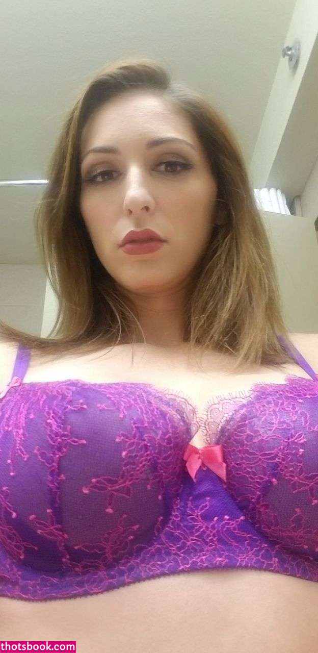 Carlotta Champagne Photo #506