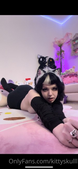 yeahimcaroline Photo #32