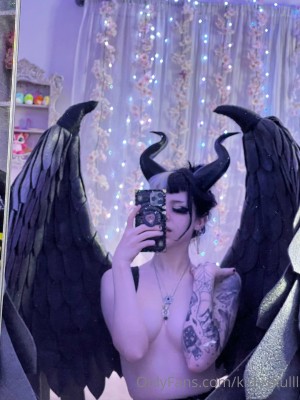 yeahimcaroline Photo #37