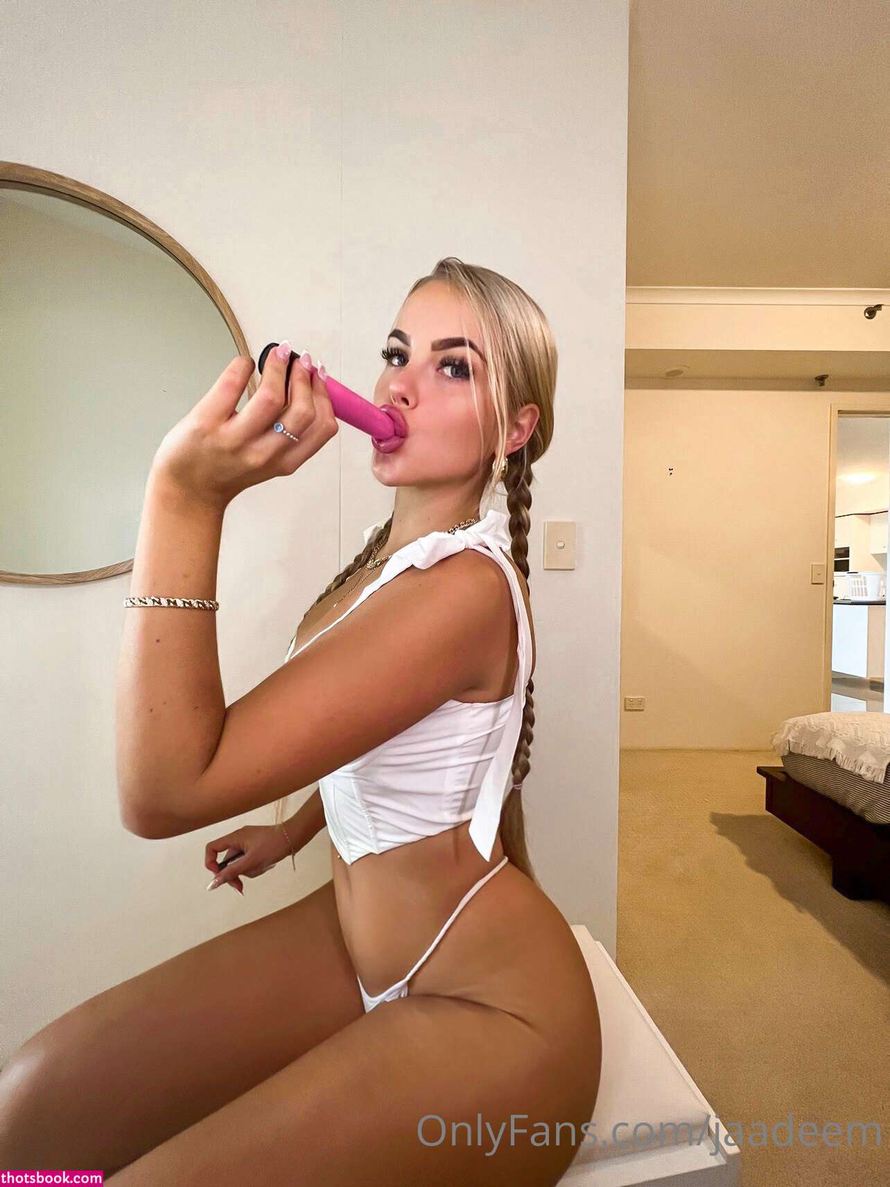 Jade Mckinven Photo #111