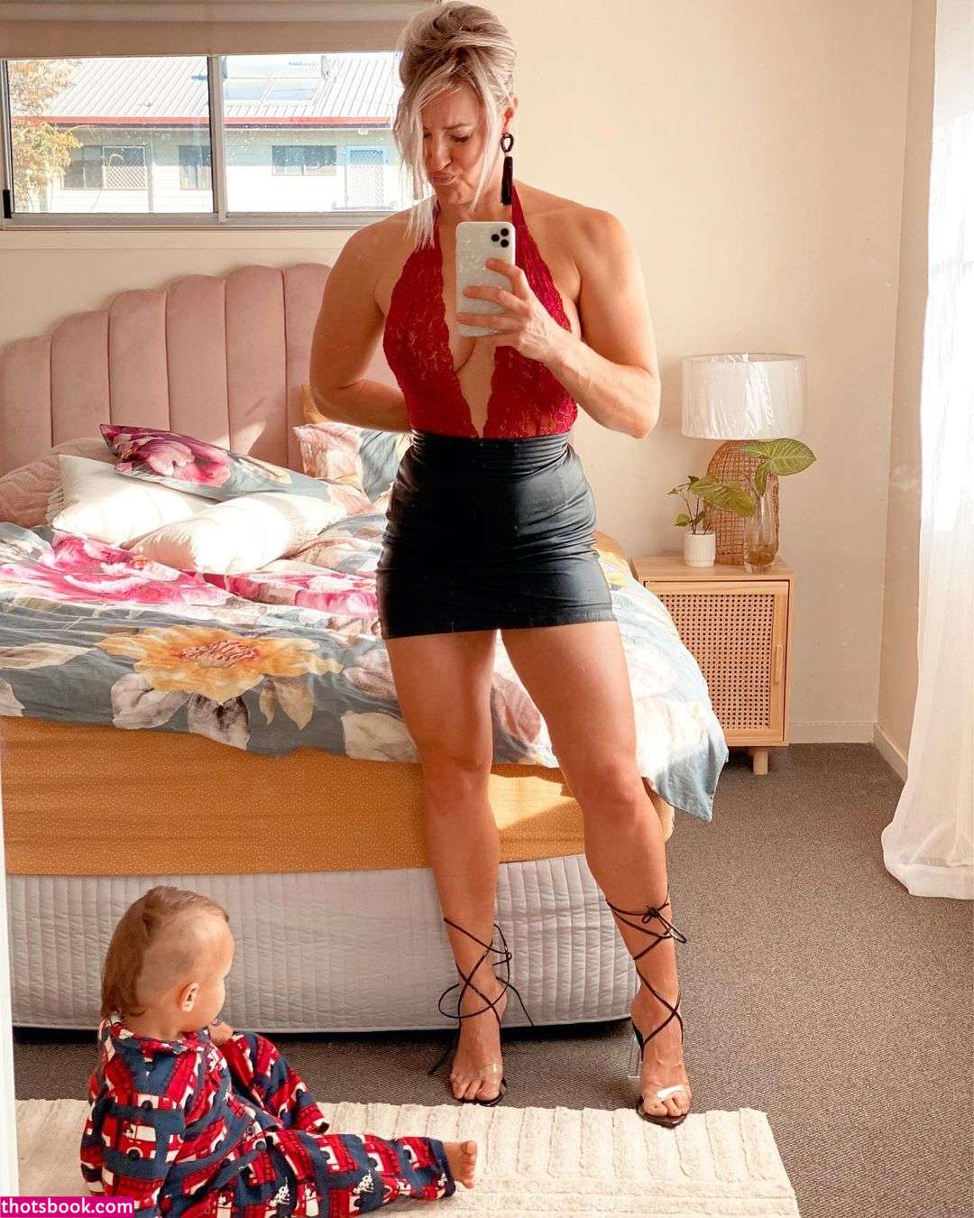 Squatsn Curves Photo #90