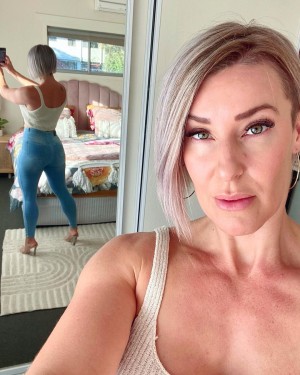 Squatsn Curves Photo #85