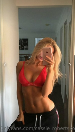 Chloe Roberts Photo #1