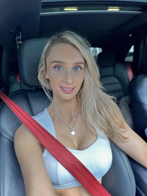 Emma Amelia Photo #34