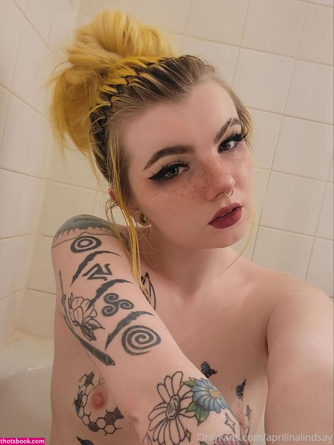 aprilinalindsay Photo #101