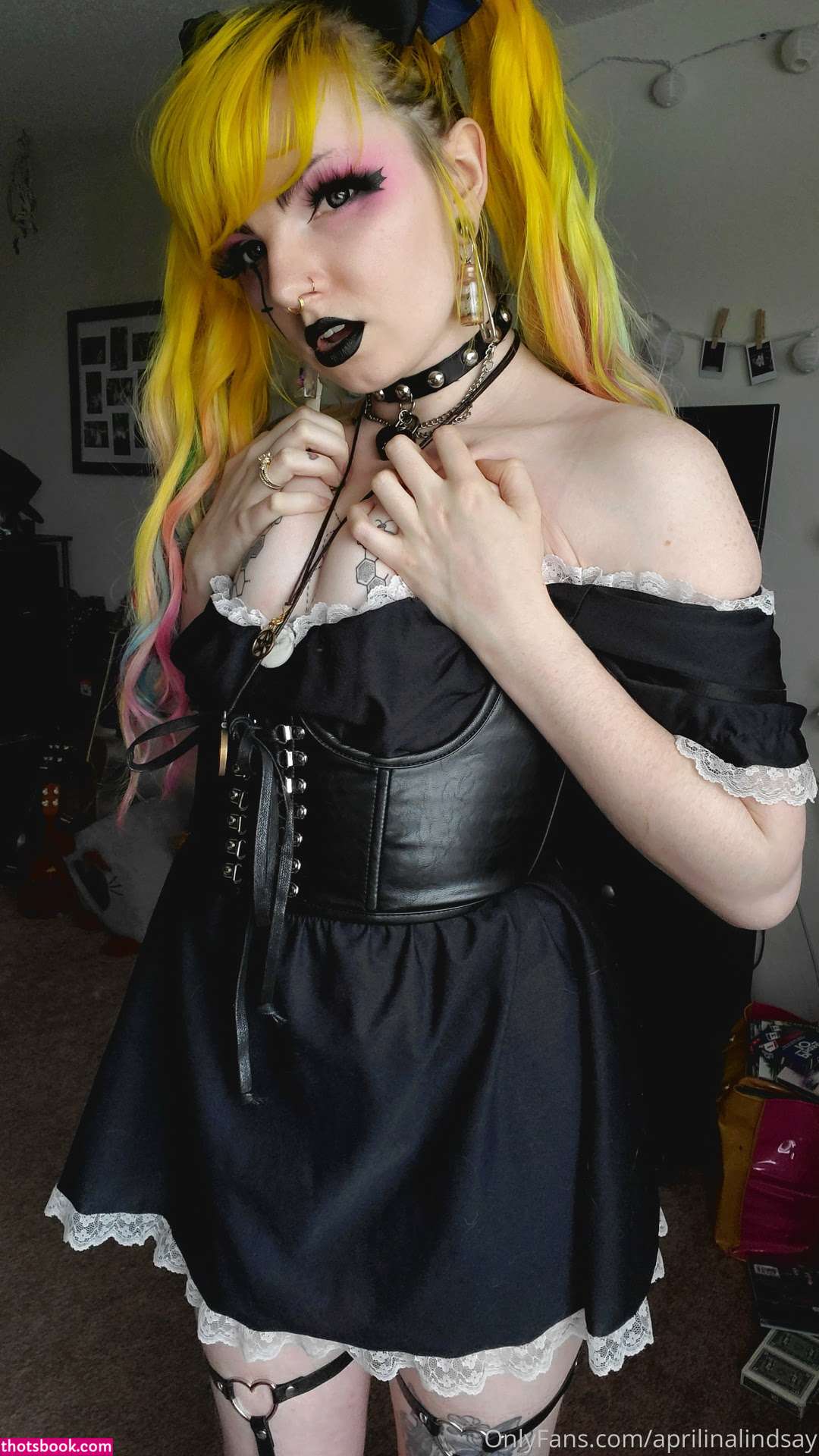 aprilinalindsay Photo #408