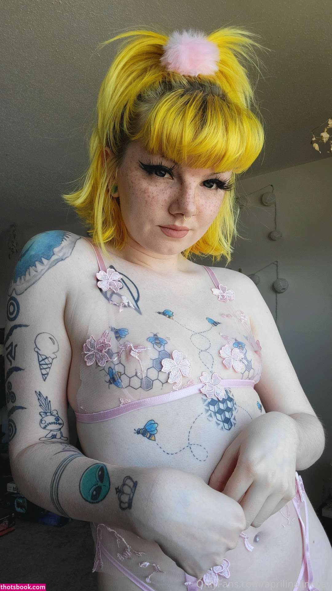 aprilinalindsay Photo #422