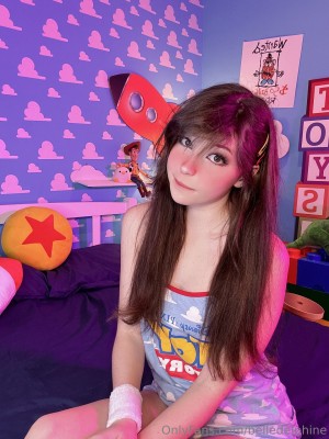 Belle Delphine Photo #5883