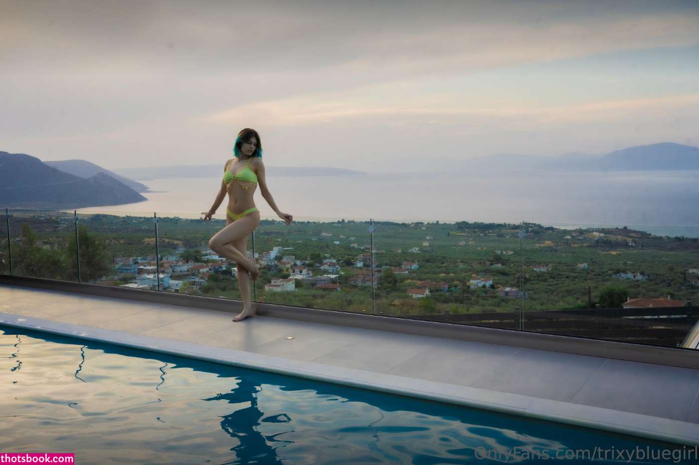 Trixy Blue Photo #74