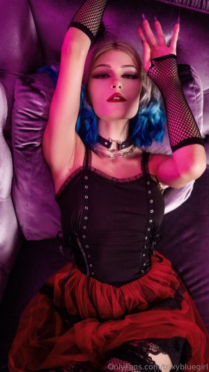 Trixy Blue Photo #167