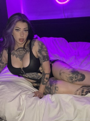 Dakota Alexandra Photo #6