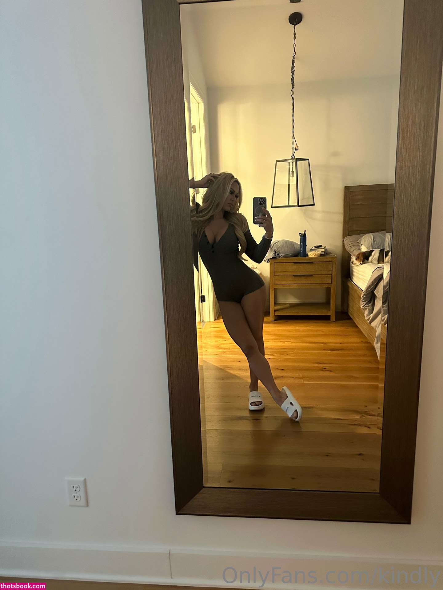 Kindly Myers Photo #343