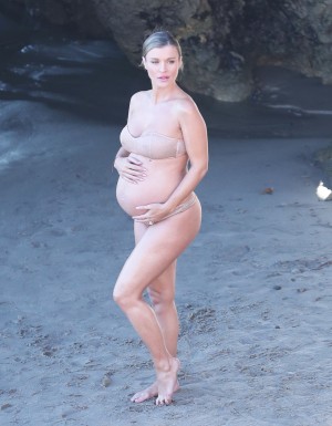 Joanna Krupa Photo #59