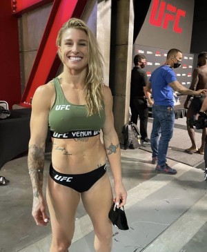 Hannah Goldy Photo #14