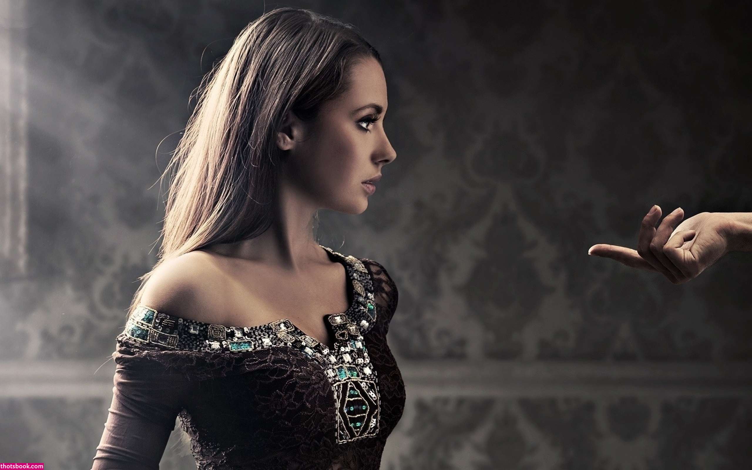 Alison Brie Photo #64