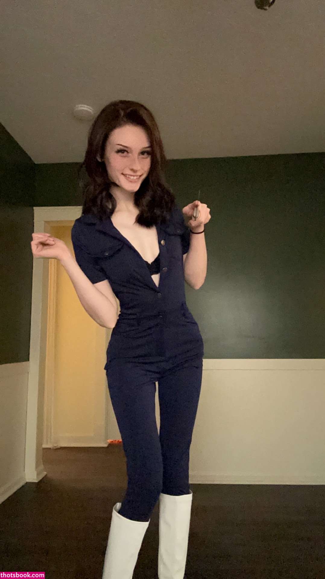 Soggyalien22 Photo #4