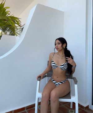 Melissa Estrella Photo #9