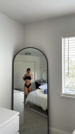 Melissa Estrella Photo #36