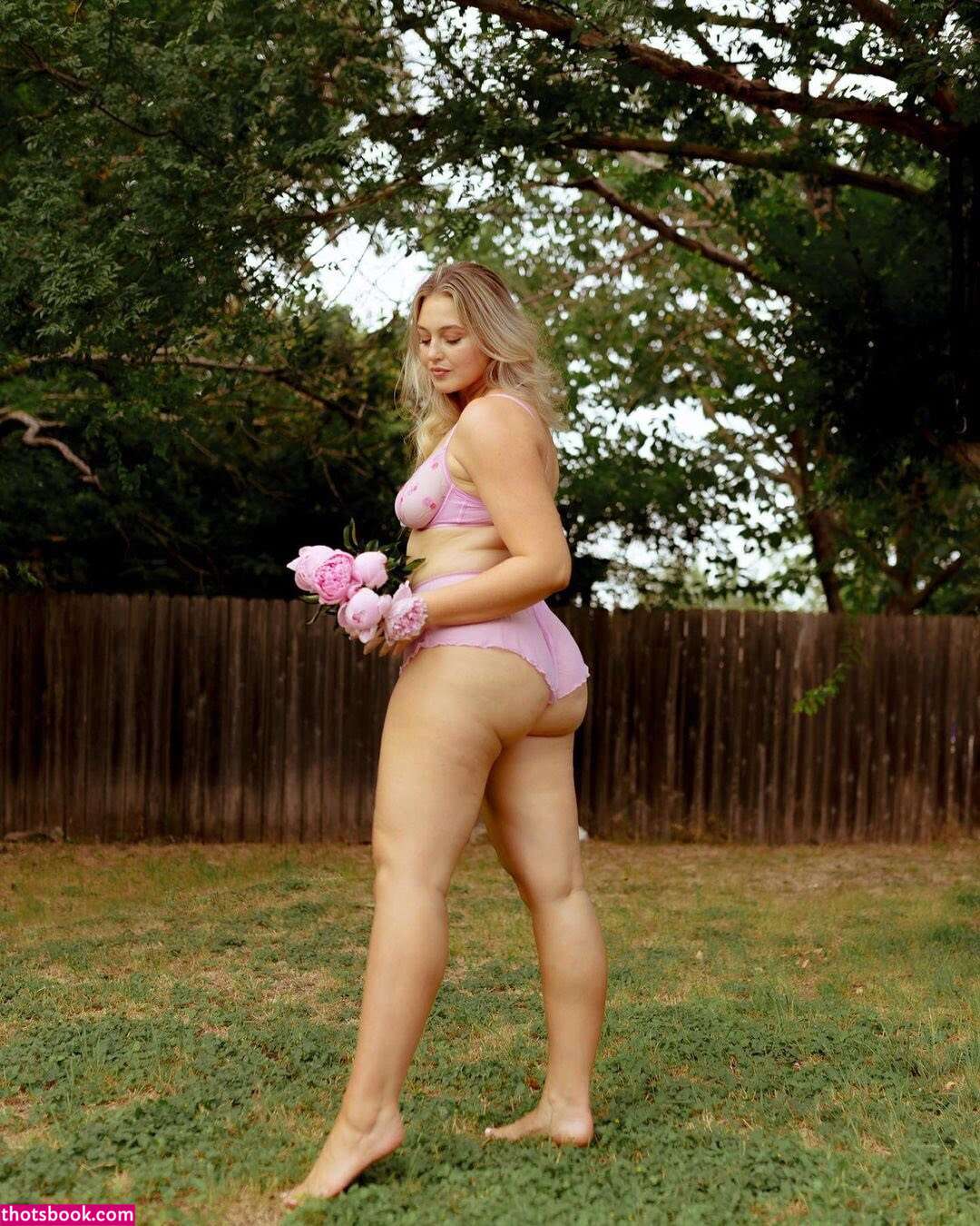 Iskra Lawrence Photo #23