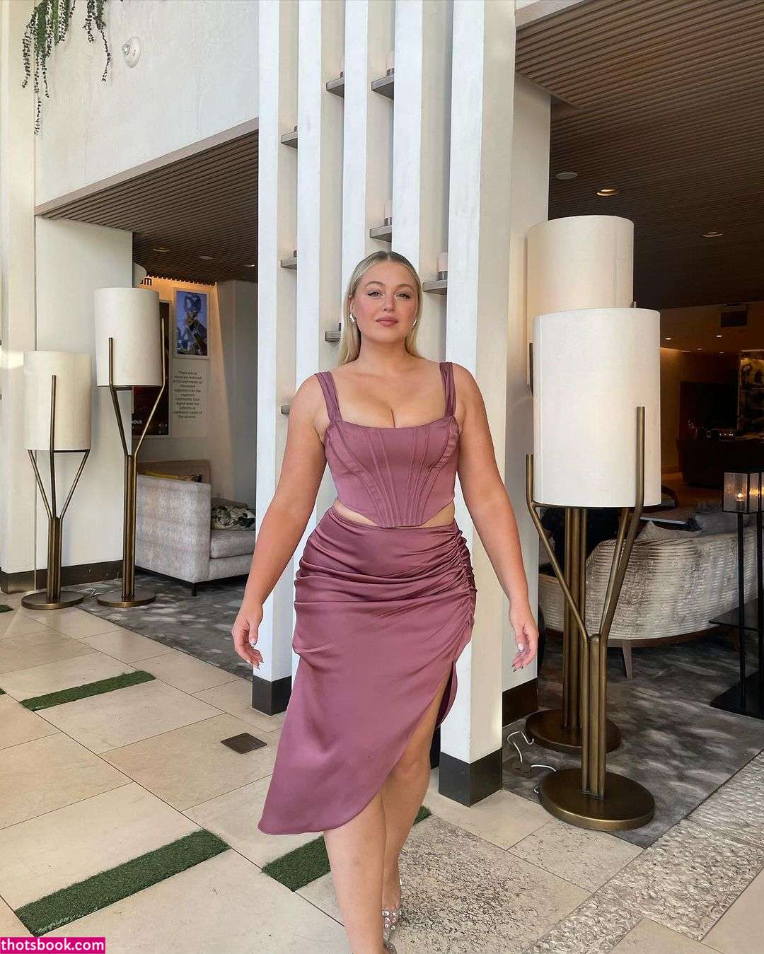 Iskra Lawrence Photo #58