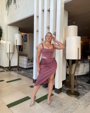 Iskra Lawrence Photo #60