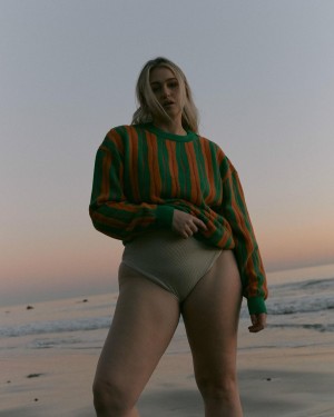 Iskra Lawrence Photo #84