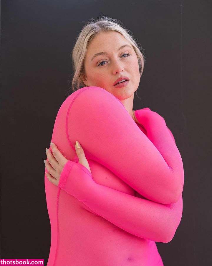 Iskra Lawrence Photo #94