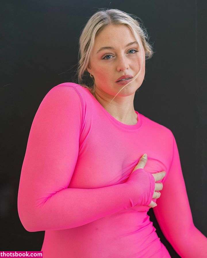 Iskra Lawrence Photo #96