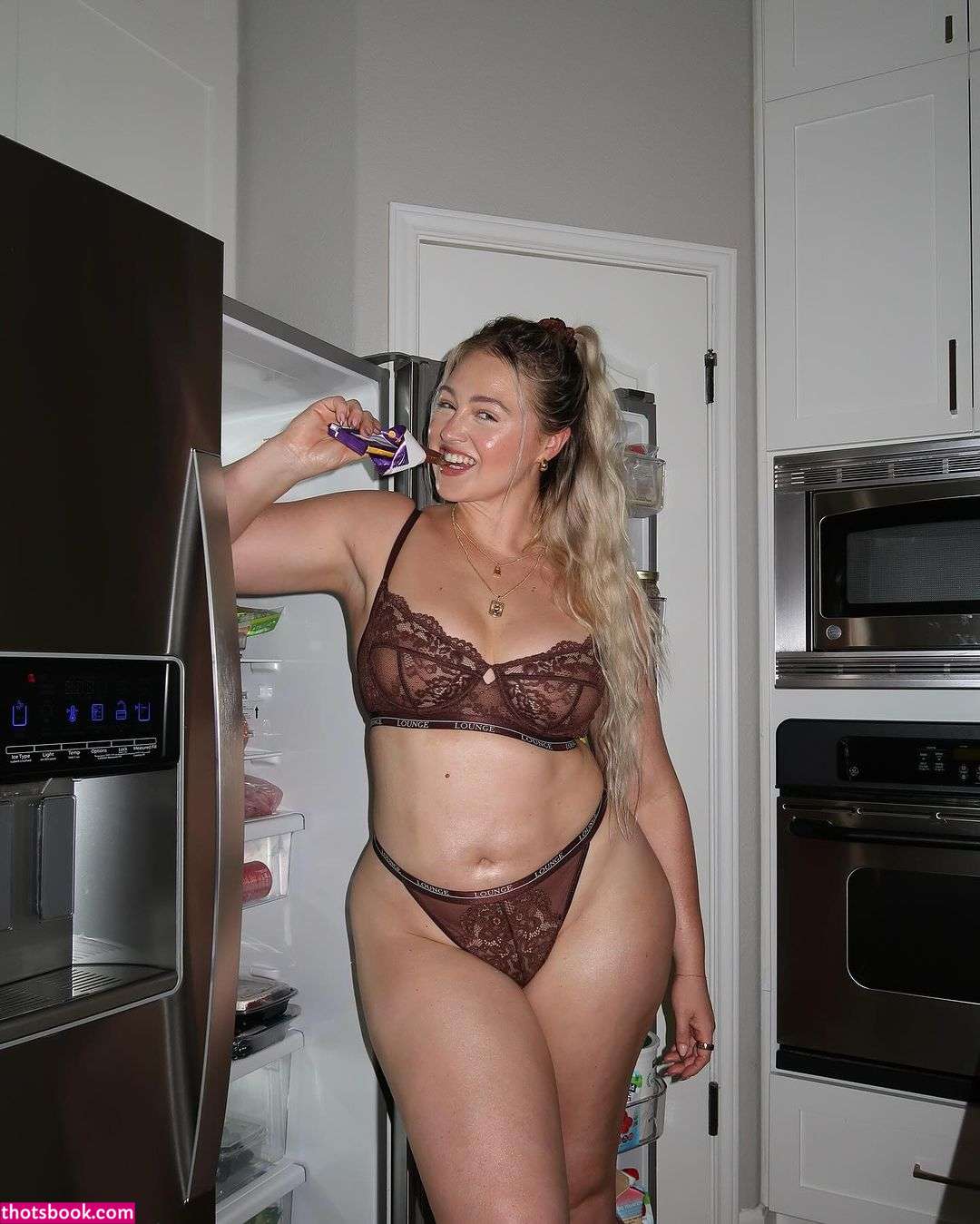 Iskra Lawrence Photo #97