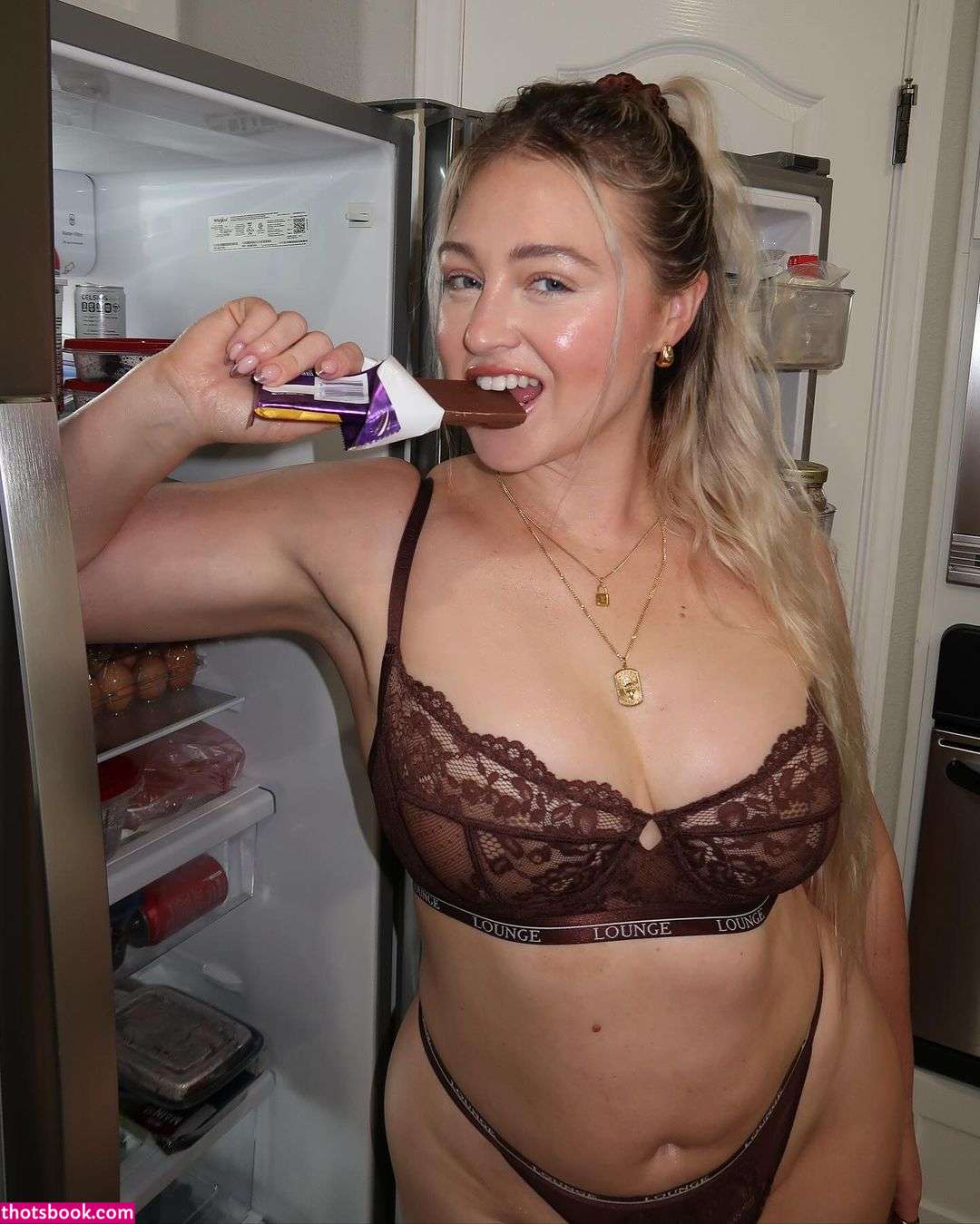 Iskra Lawrence Photo #101
