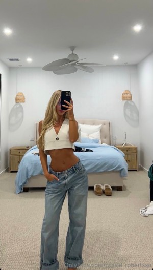 Chloe Roberts Photo #540556