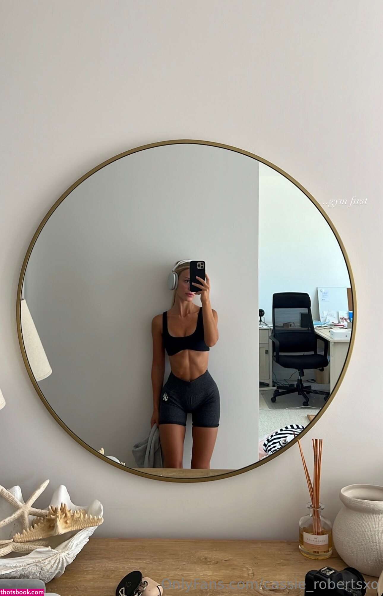 Chloe Roberts Photo #540558