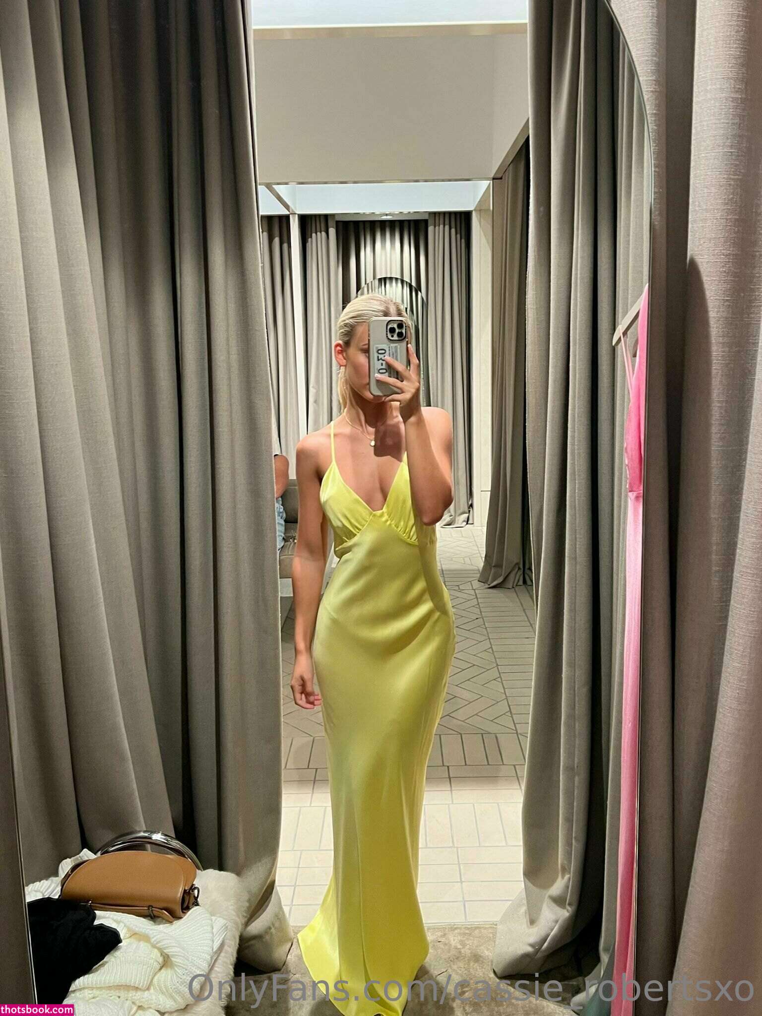 Chloe Roberts Photo #68