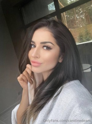 Caroline ASMR Photo #2