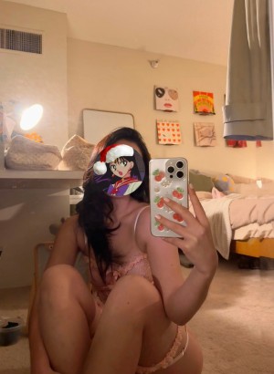 Sleepysoupgirl Photo #16