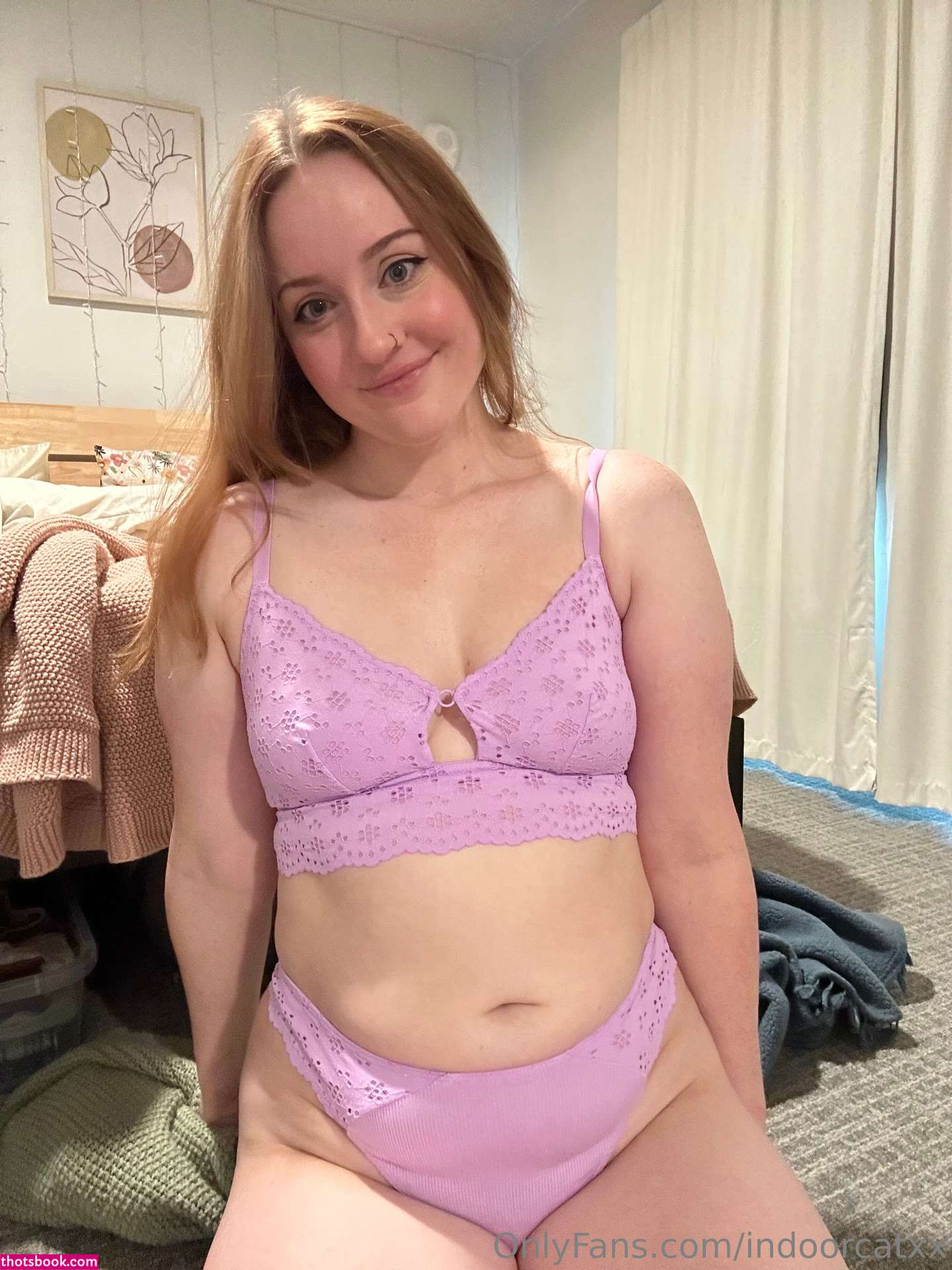 Indoorcatxx Photo #12