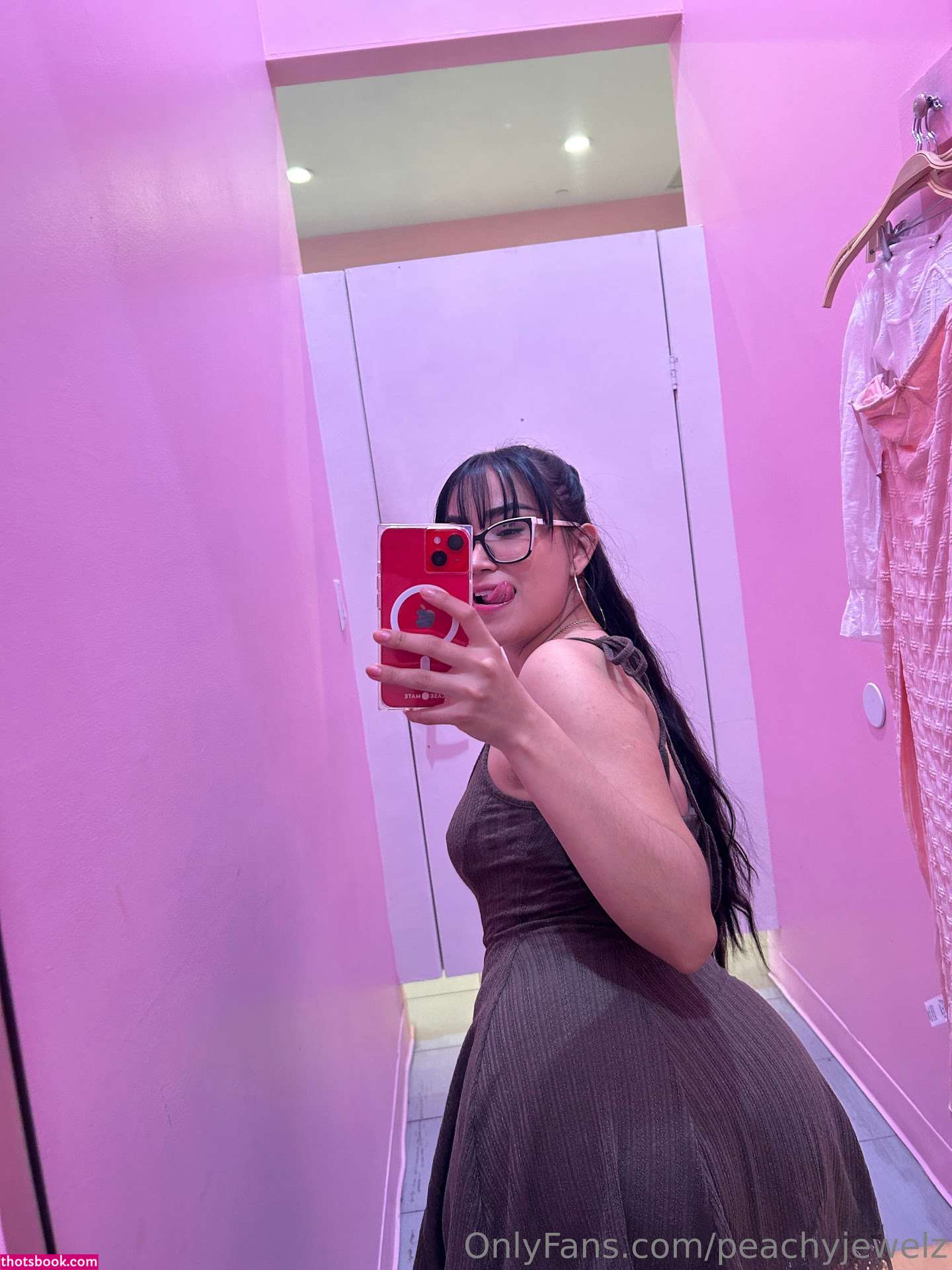 Peachyjewelz Photo #28